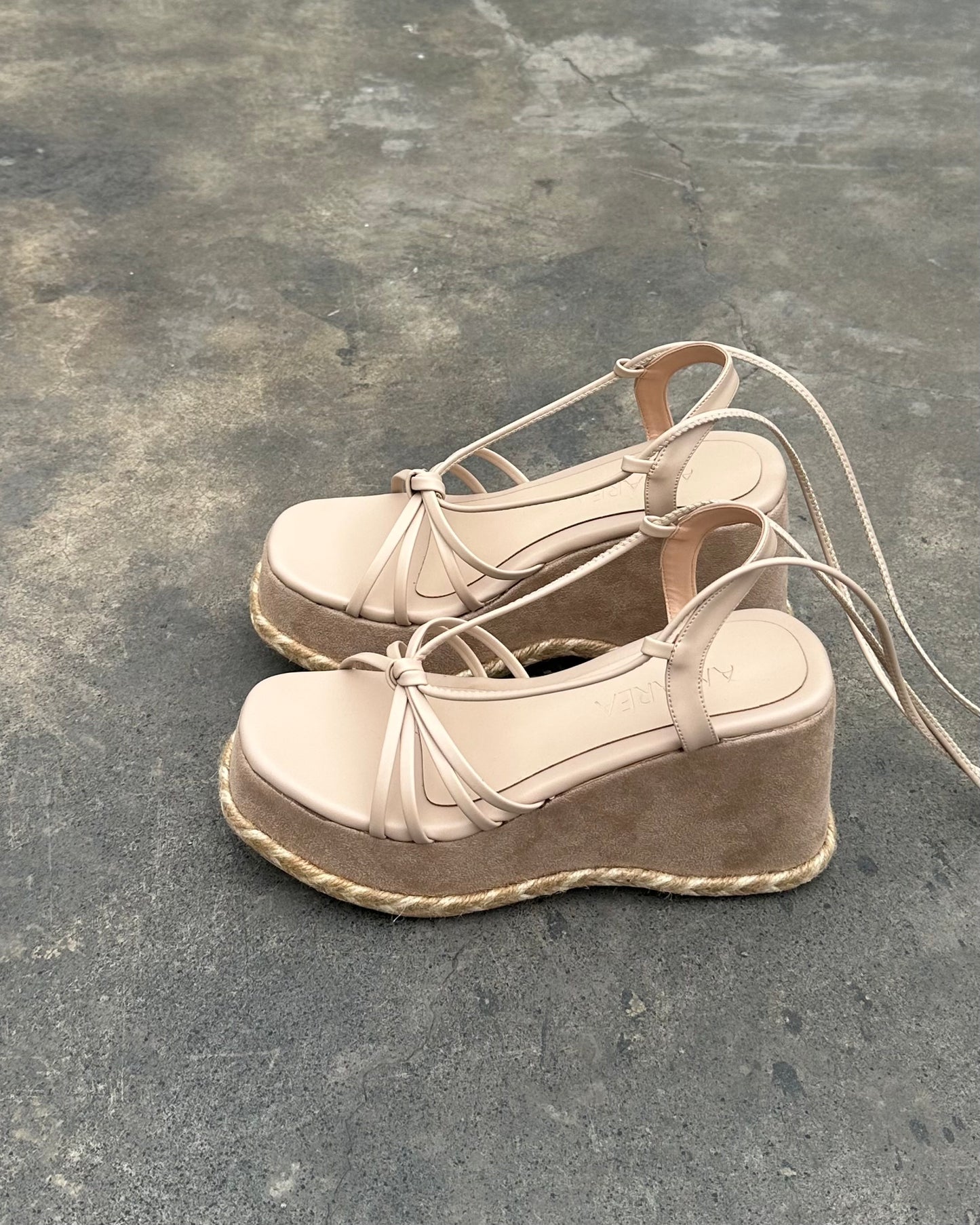Plataformas Cuña Loana Beige